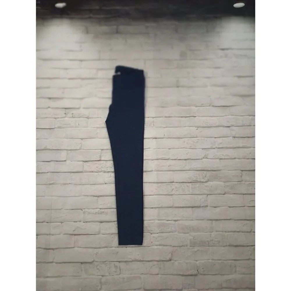 New Balance - Picture 2 of 4